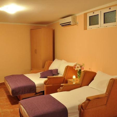 Guest House Marojevic Igalo Exterior photo